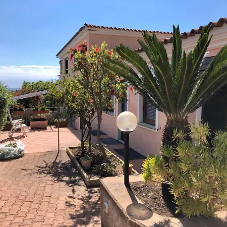 Villino Con Veranda Vista Mare Hébergement de vacances San Teodoro (Sardinia)